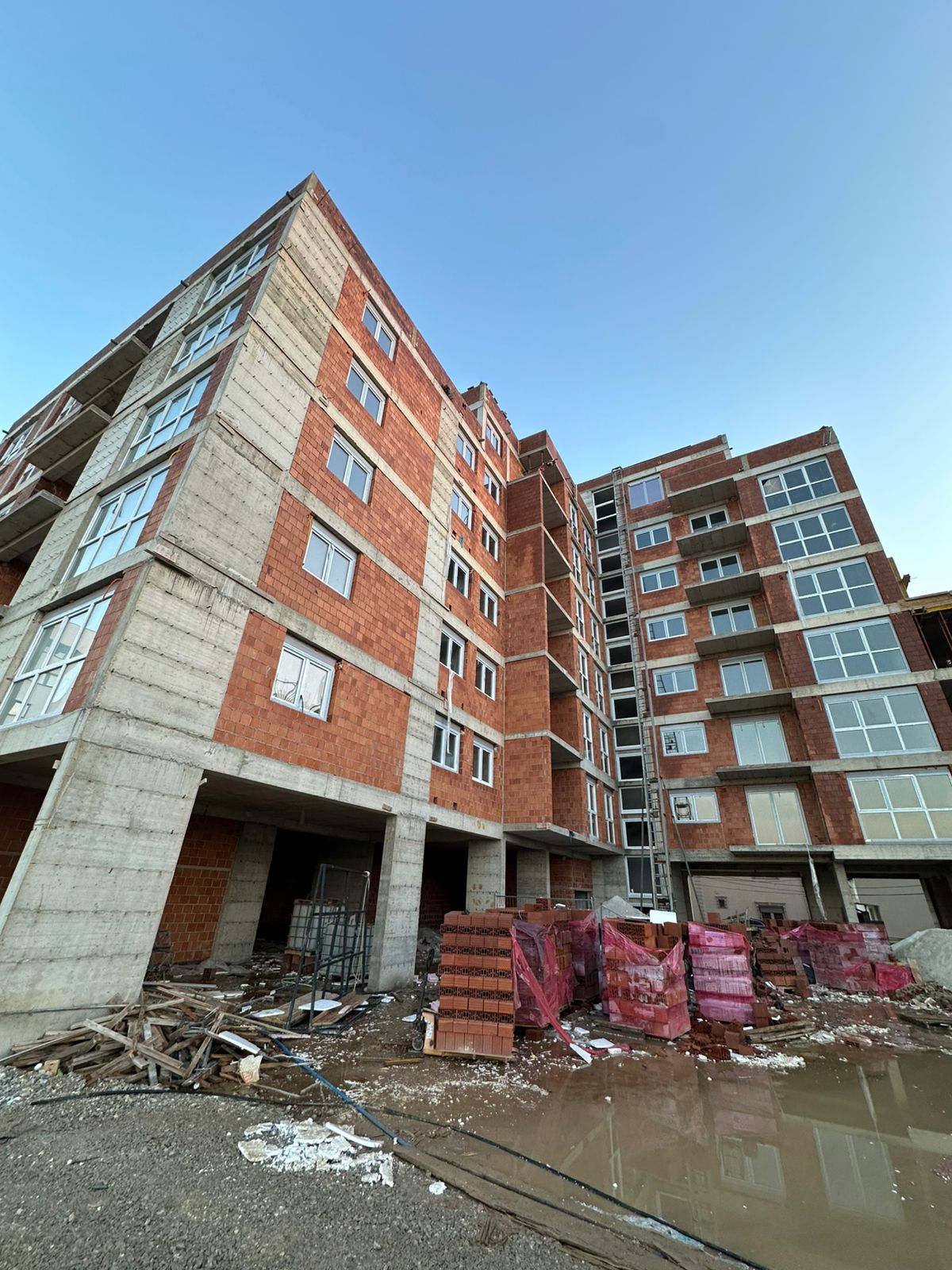 Banesa "O2 te rruga Tenisit"